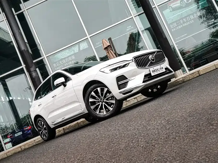 Volvo XC60 — фото 4
