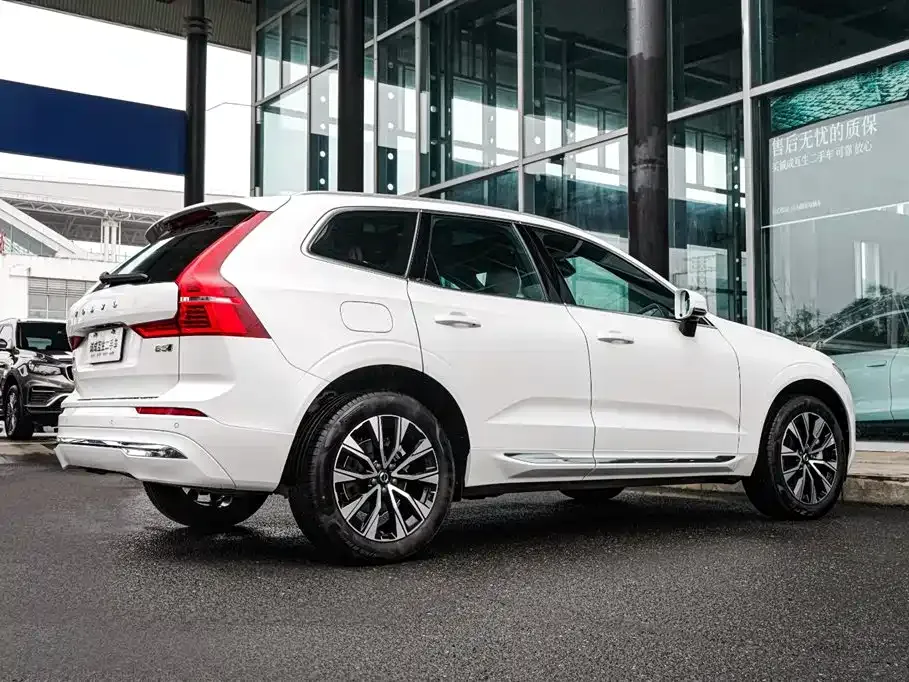 Volvo XC60 — фото 6