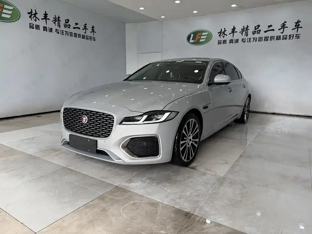 Jaguar XFL — фото 1