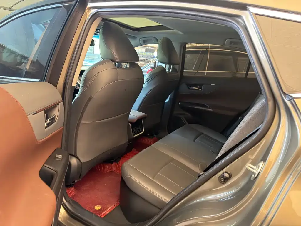Toyota Harrier — фото 6