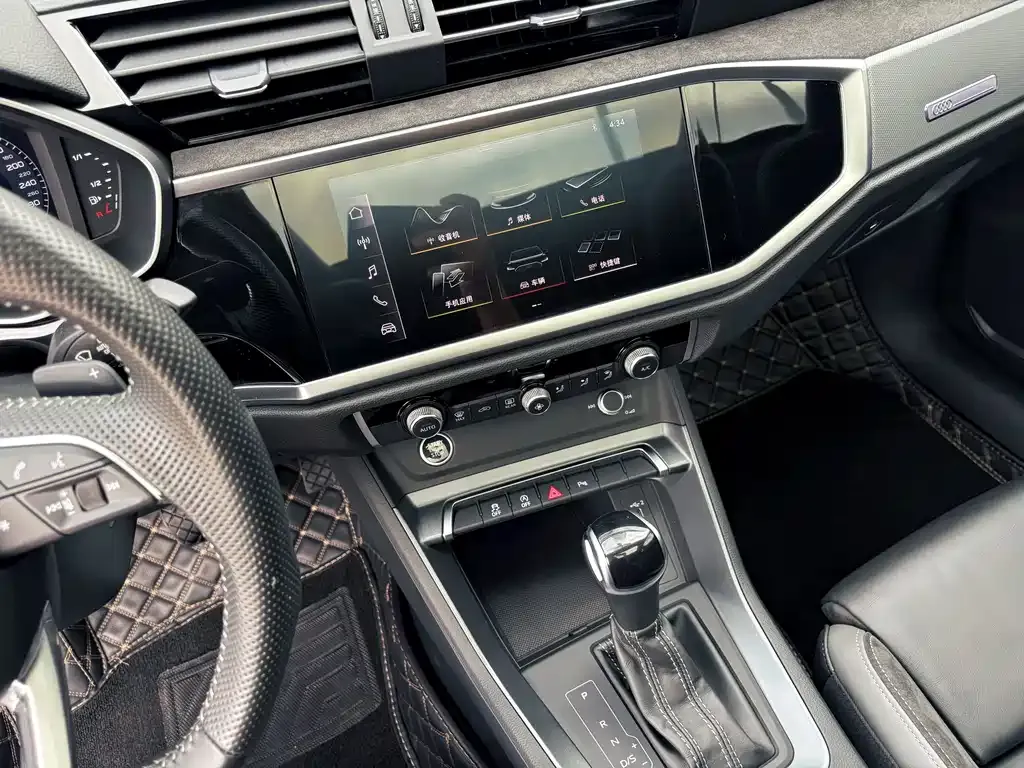 Audi Q3 Sportback — фото 10
