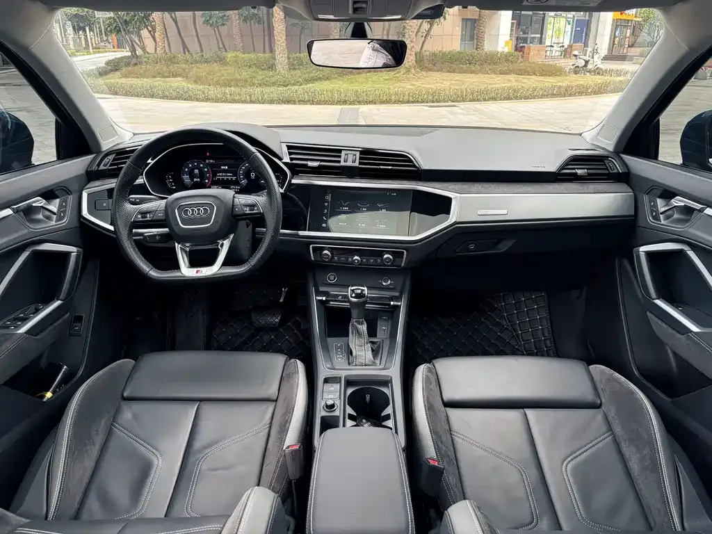 Audi Q3 Sportback — фото 8