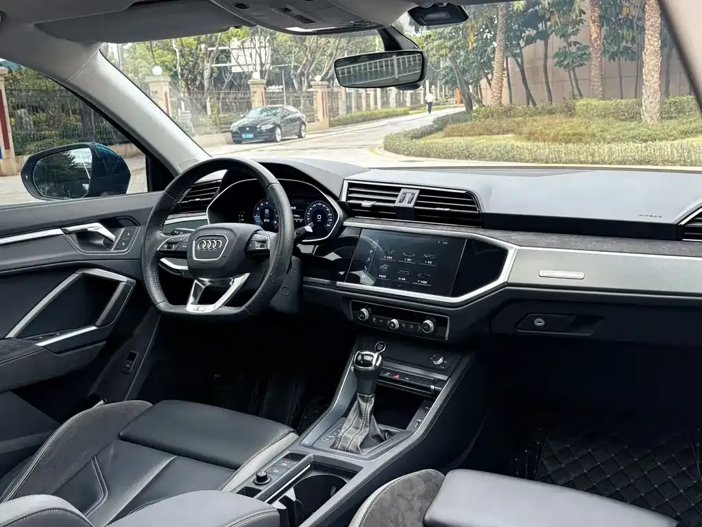 Audi Q3 Sportback — фото 9