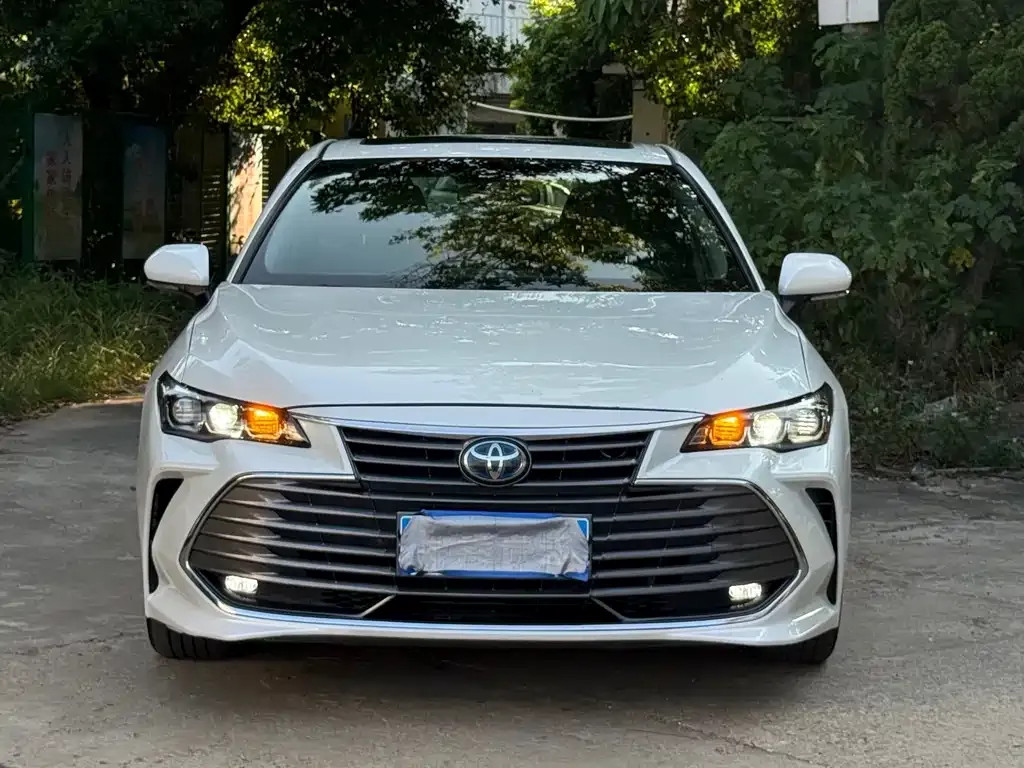 Toyota Avalon — фото 2