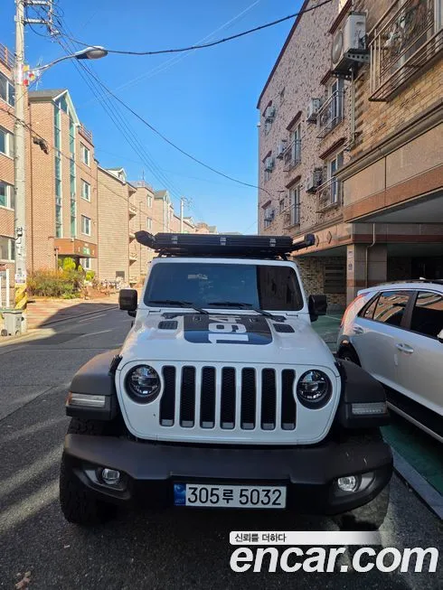 Jeep Wrangler — фото 1
