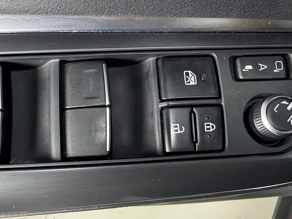 Toyota Harrier — фото 10