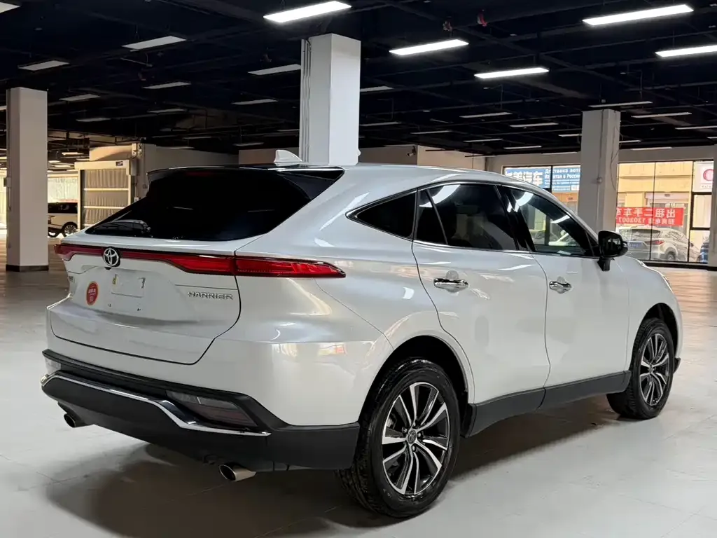 Toyota Harrier — фото 5