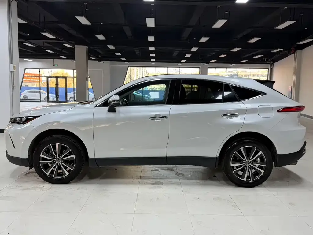 Toyota Harrier — фото 8