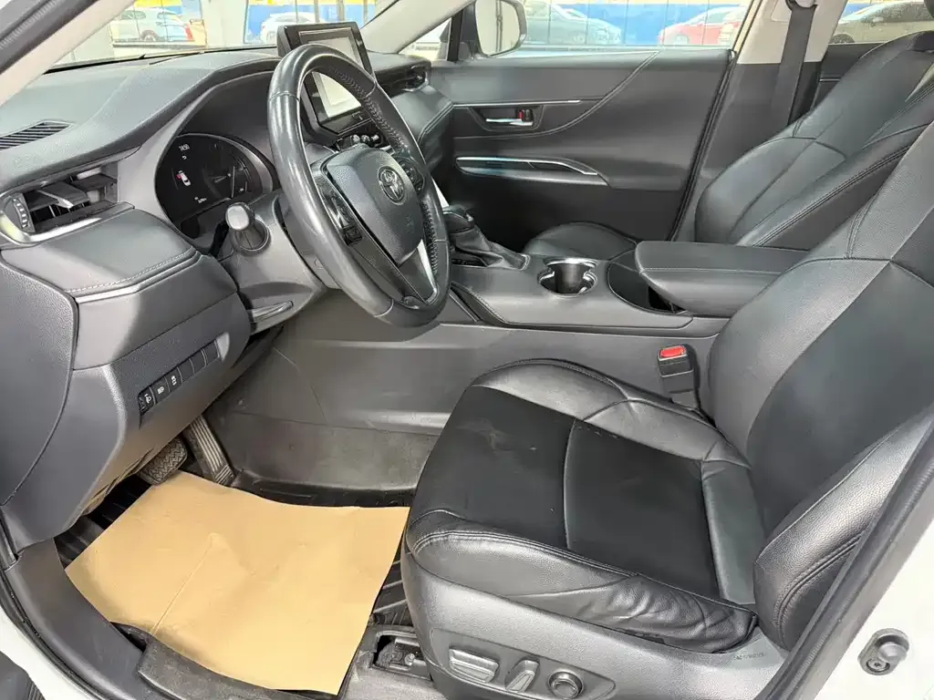 Toyota Harrier — фото 9