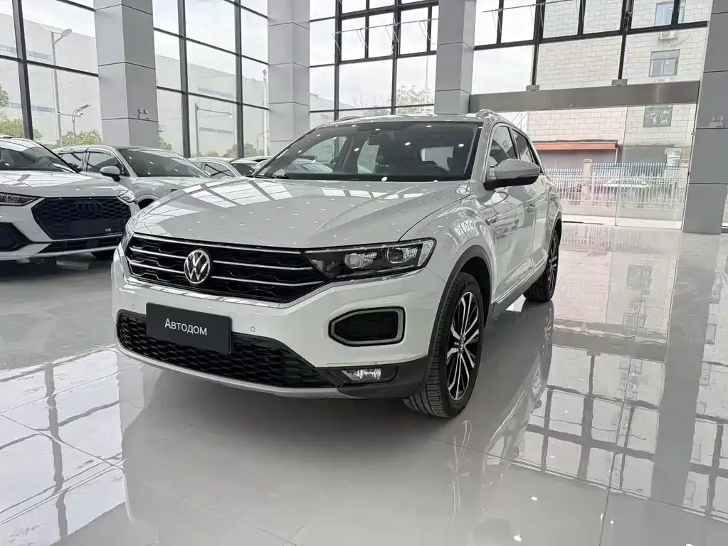 Volkswagen T-Roc — фото 1