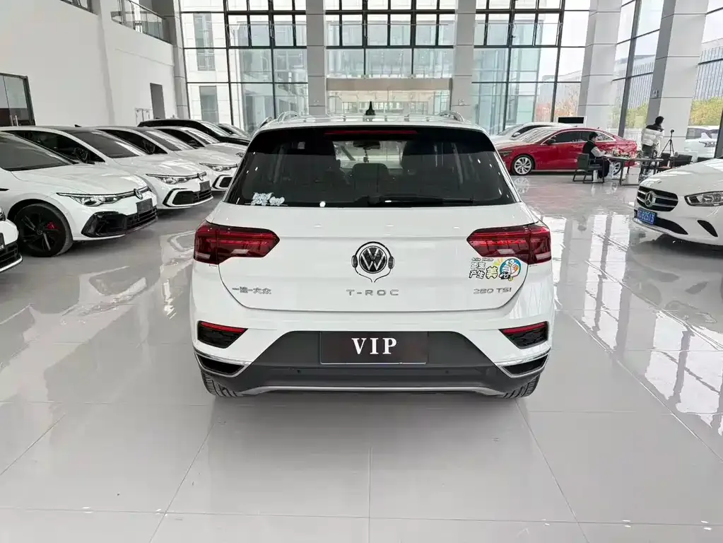 Volkswagen T-Roc — фото 5