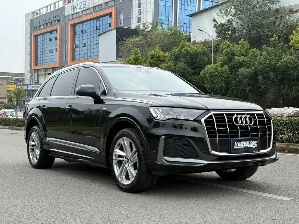 Audi Q7 — фото 3