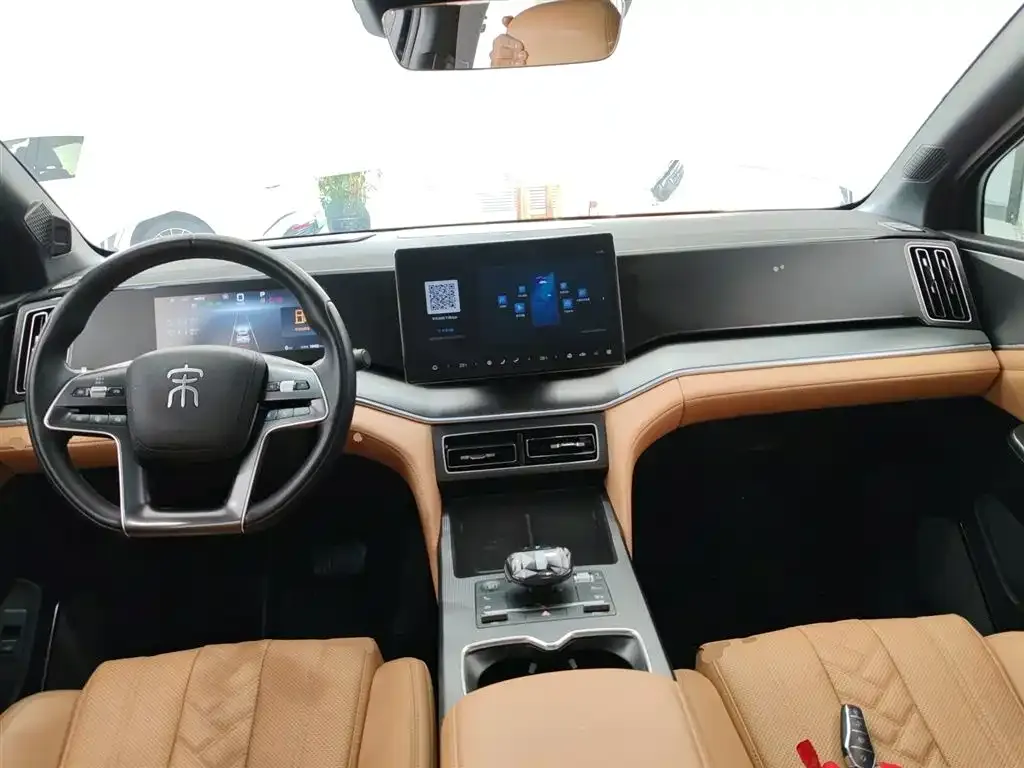 BYD L DM-i — фото 10