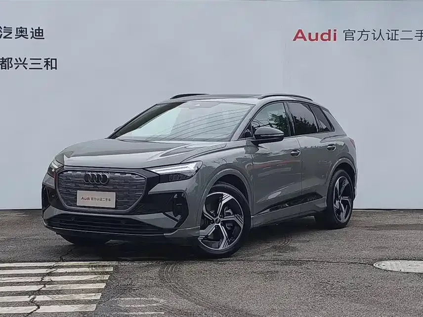 Audi Q4 e-tron — фото 1