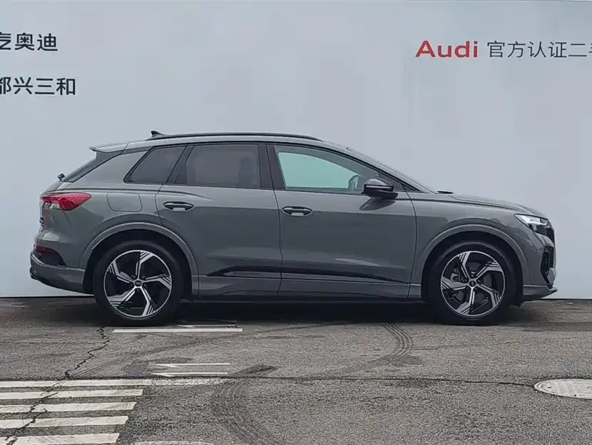 Audi Q4 e-tron — фото 3