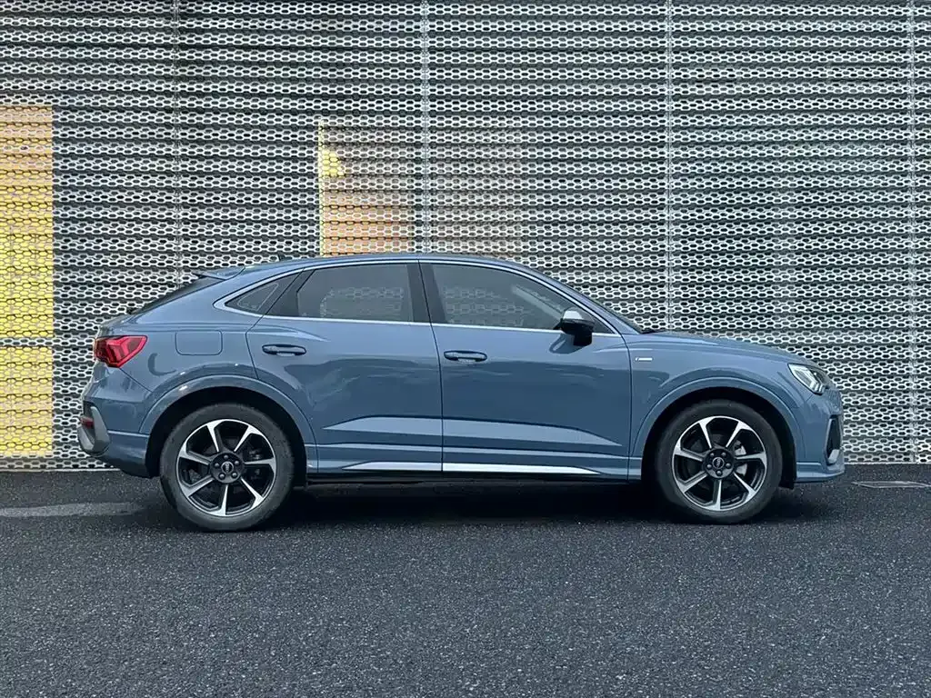 Audi Q3 Sportback — фото 4