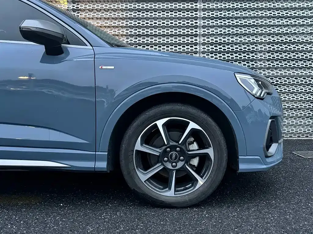 Audi Q3 Sportback — фото 5