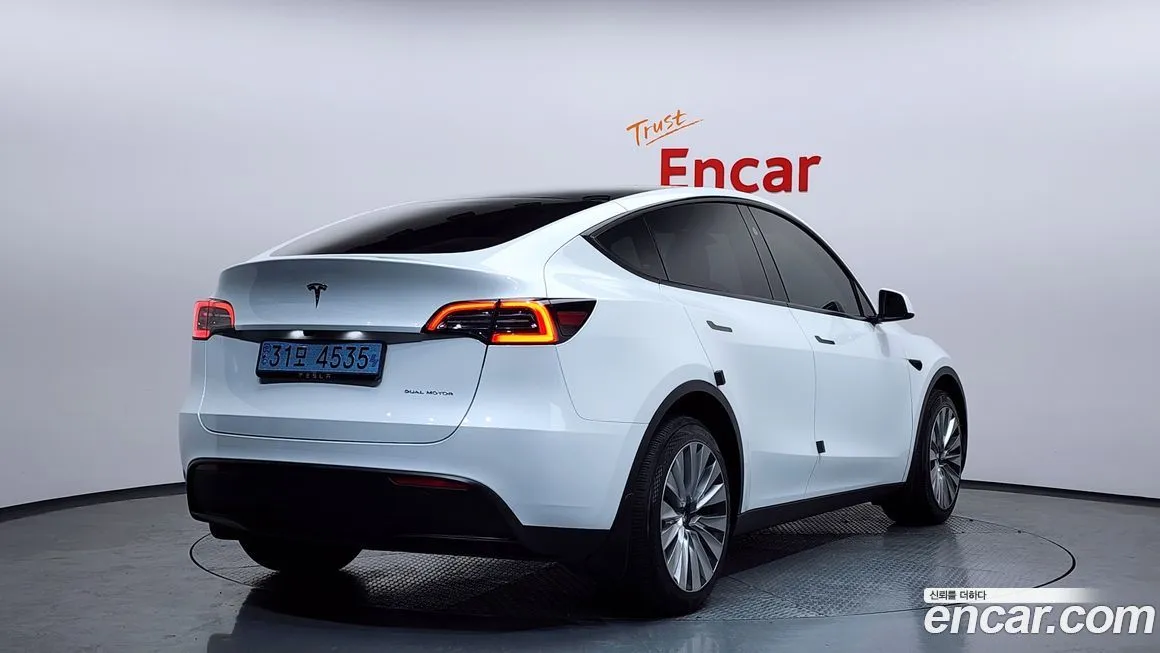 Tesla Model Y — фото 2