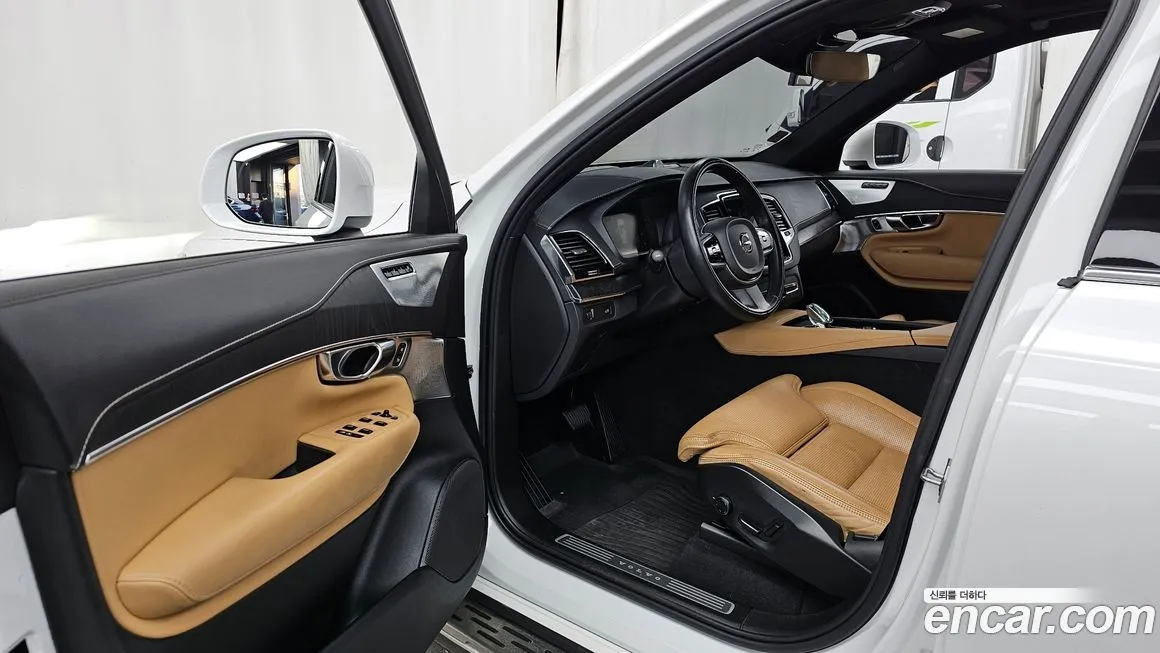 Volvo XC90 — фото 10