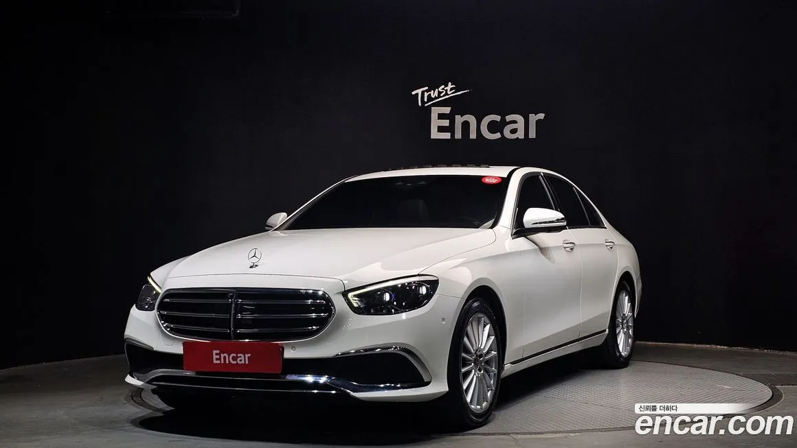 Mercedes-Benz E-Class — фото 1