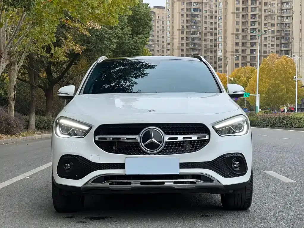 Mercedes-Benz GLA — фото 1
