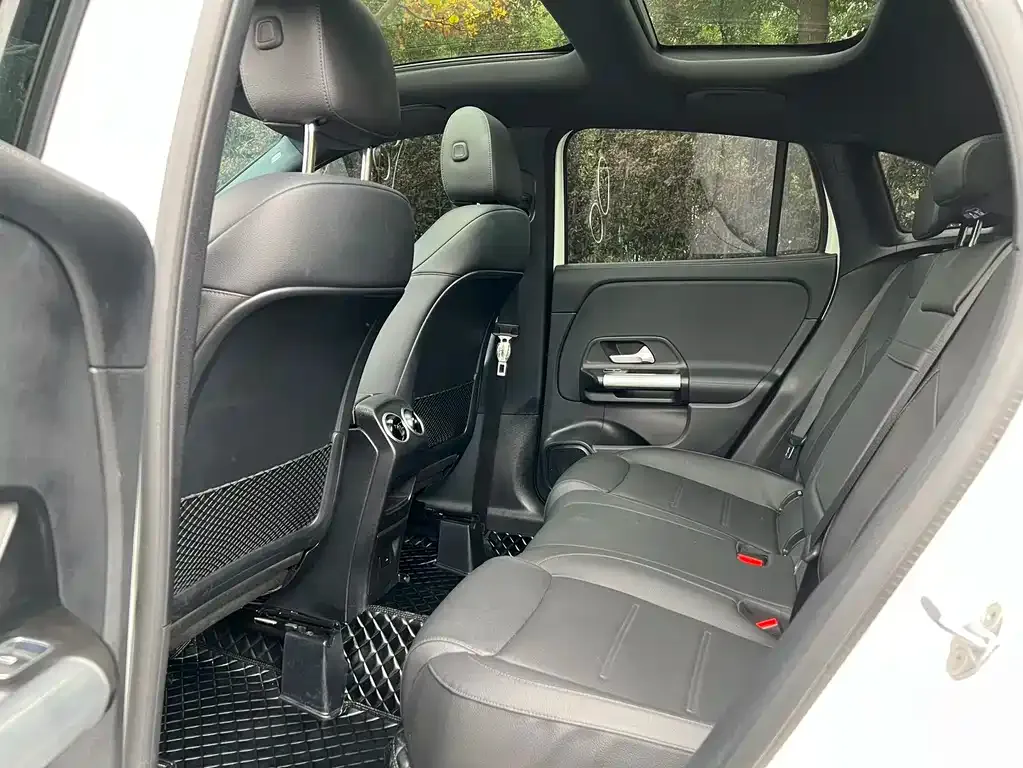 Mercedes-Benz GLA — фото 8