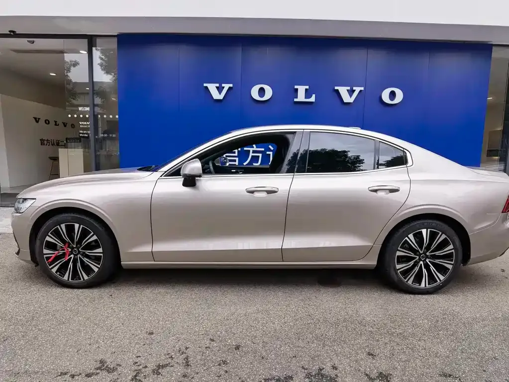 Volvo S60 — фото 3