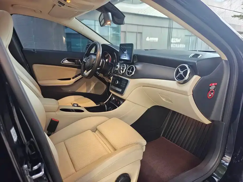 Mercedes-Benz GLA — фото 10