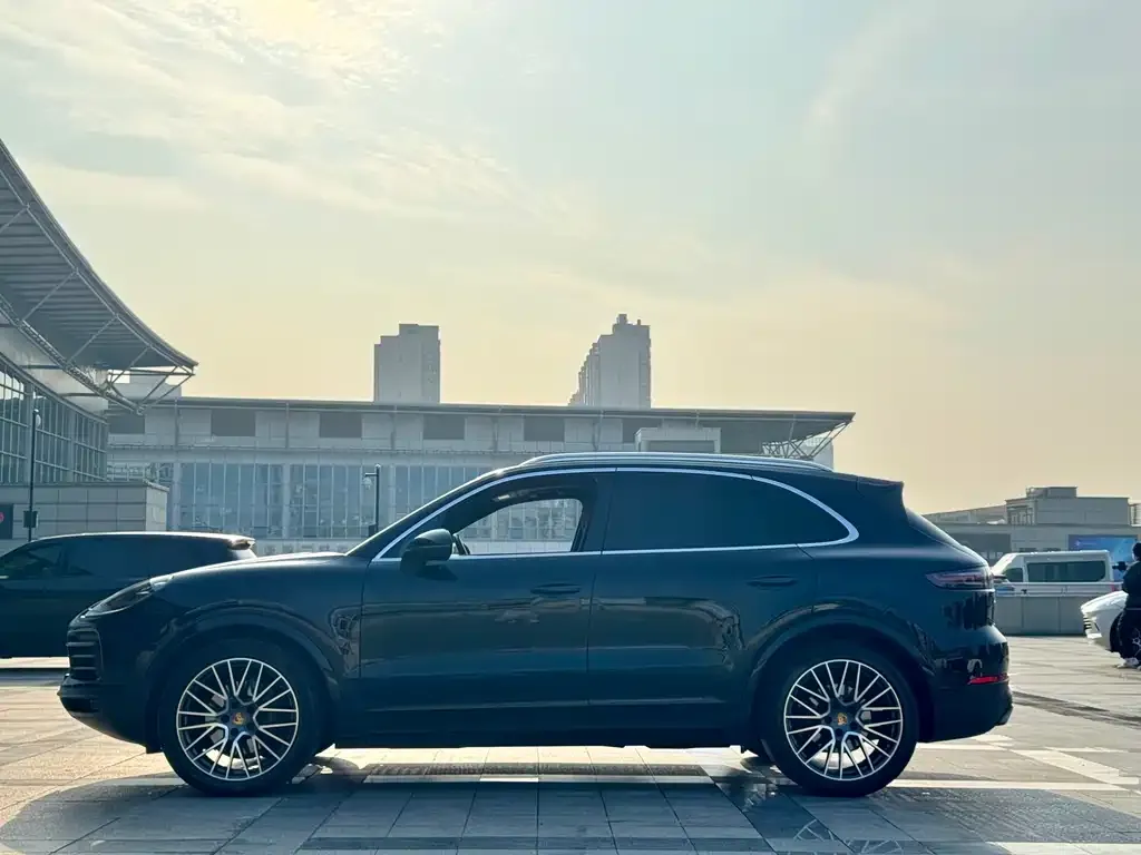 Porsche Cayenne — фото 2