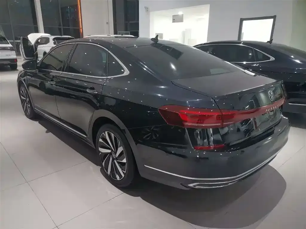 Volkswagen Passat — фото 5