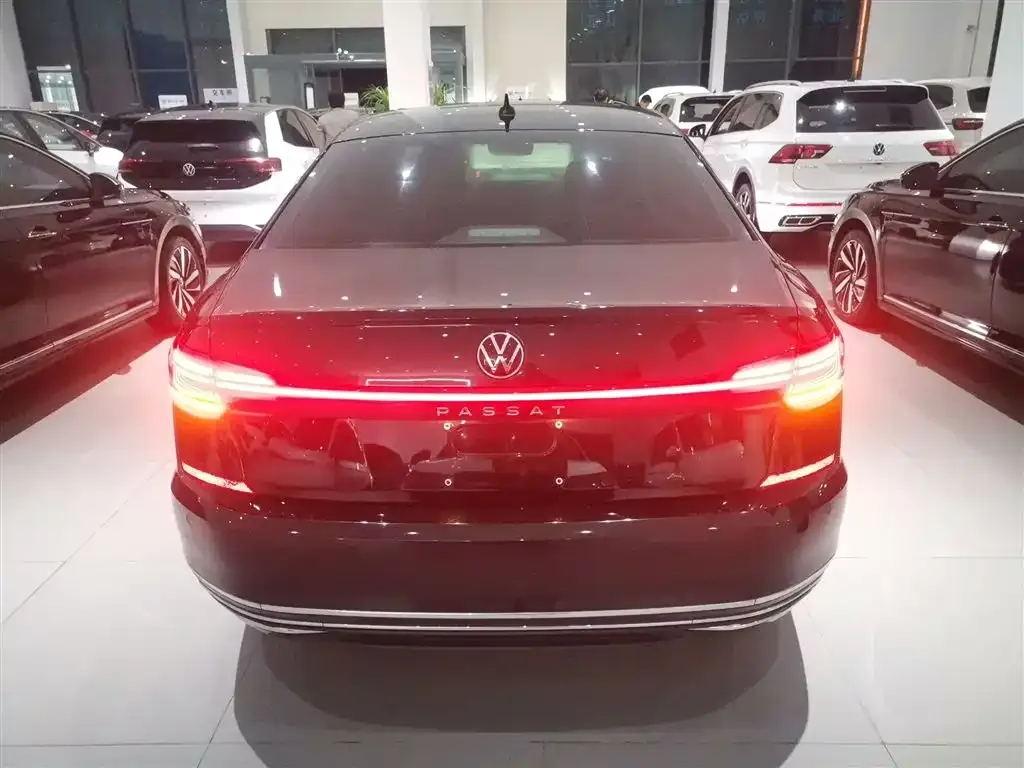 Volkswagen Passat — фото 6
