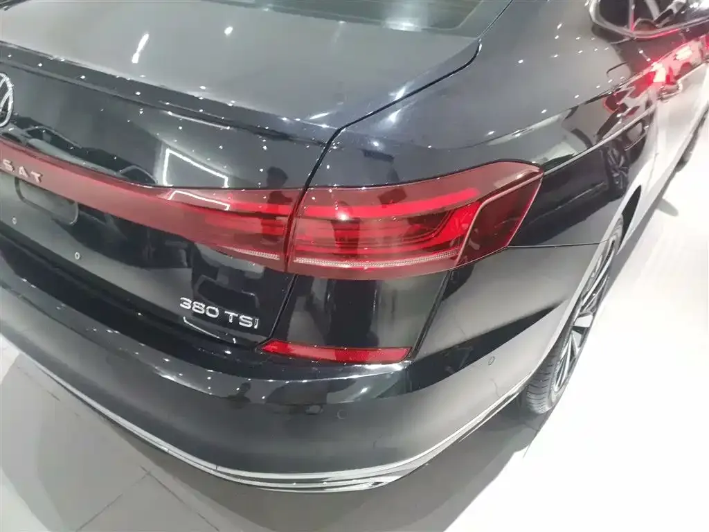 Volkswagen Passat — фото 8