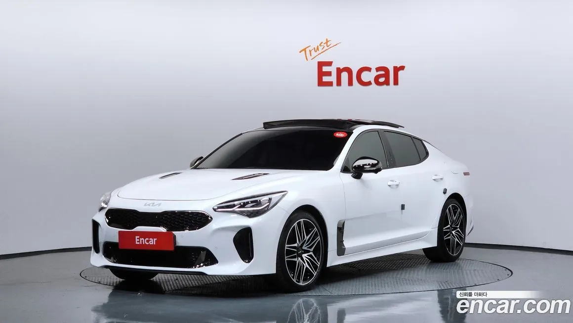 Kia Stinger — фото 1