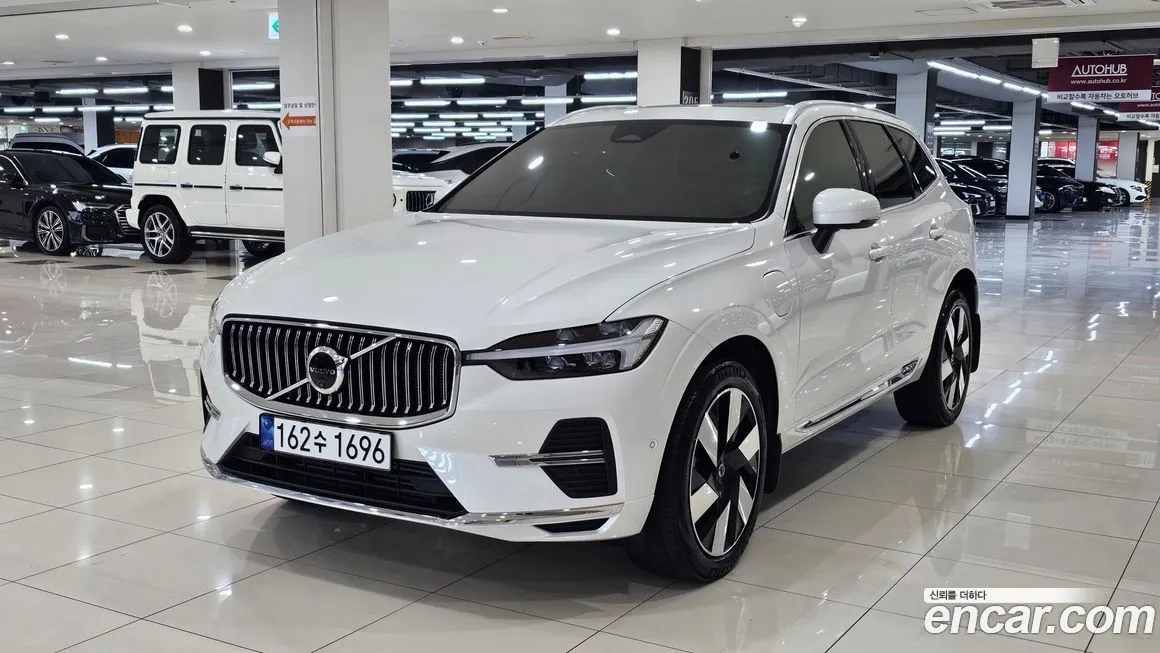 Volvo XC60 — фото 1