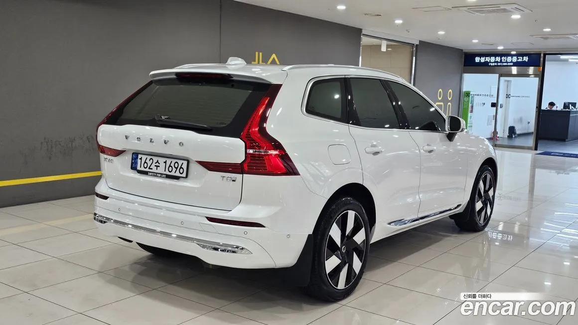 Volvo XC60 — фото 2