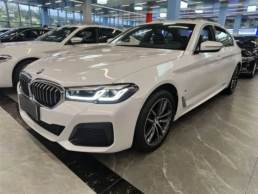 BMW 5 Series — фото 2