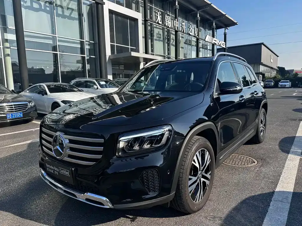 Mercedes-Benz GLB — фото 1