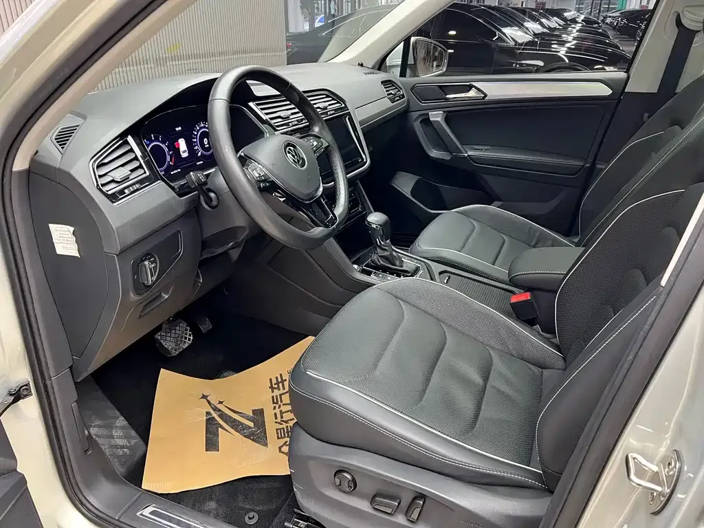Volkswagen Tiguan L New Energy — фото 10