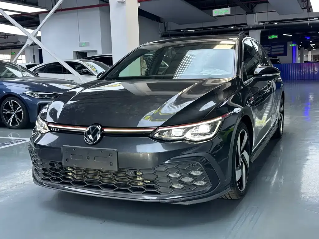 Volkswagen Golf GTI — фото 1