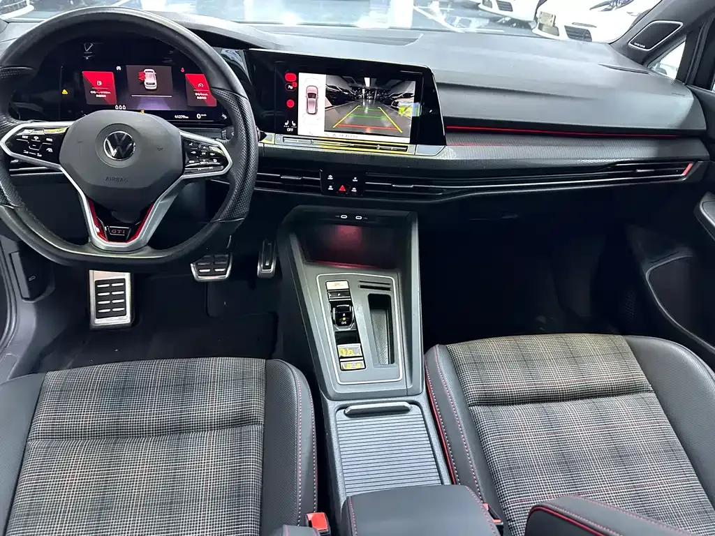 Volkswagen Golf GTI — фото 6
