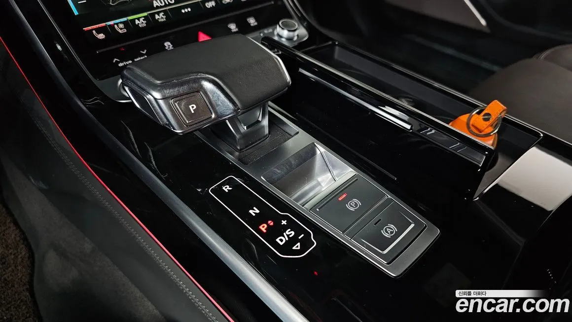 Audi A8 — фото 9