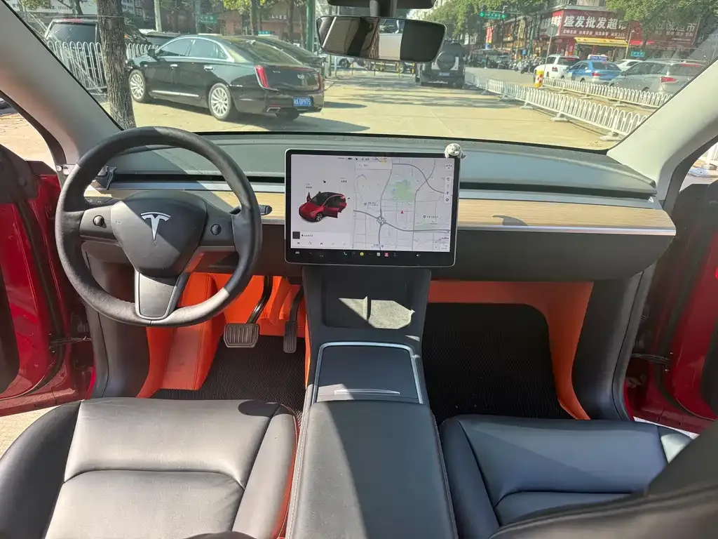 Tesla Model Y — фото 8