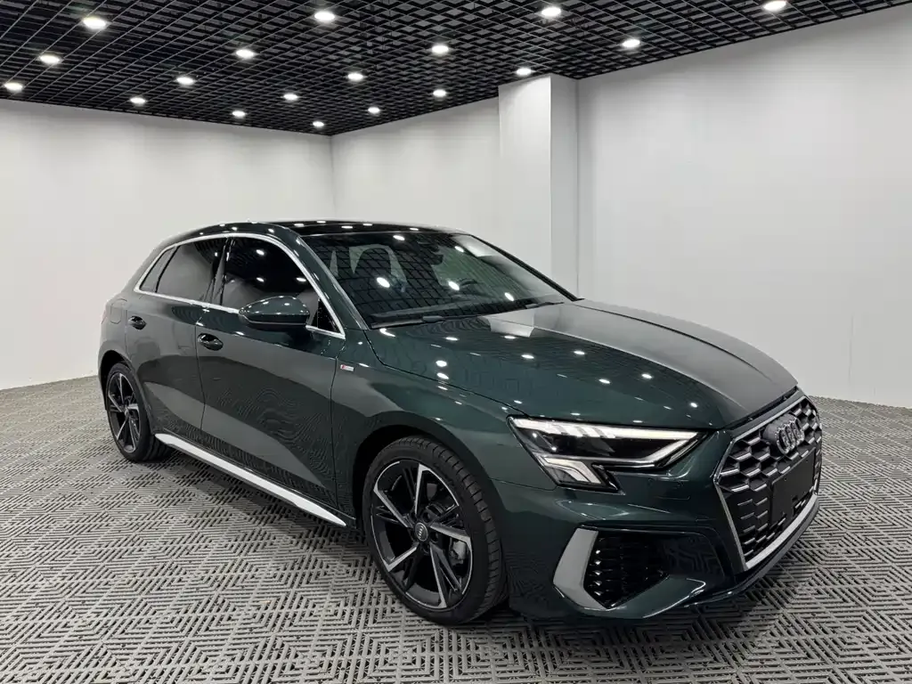 Audi A3 — фото 1