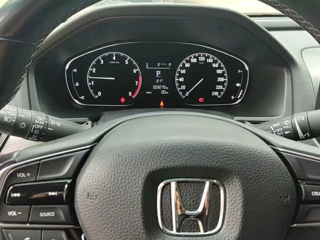 Honda Accord — фото 10