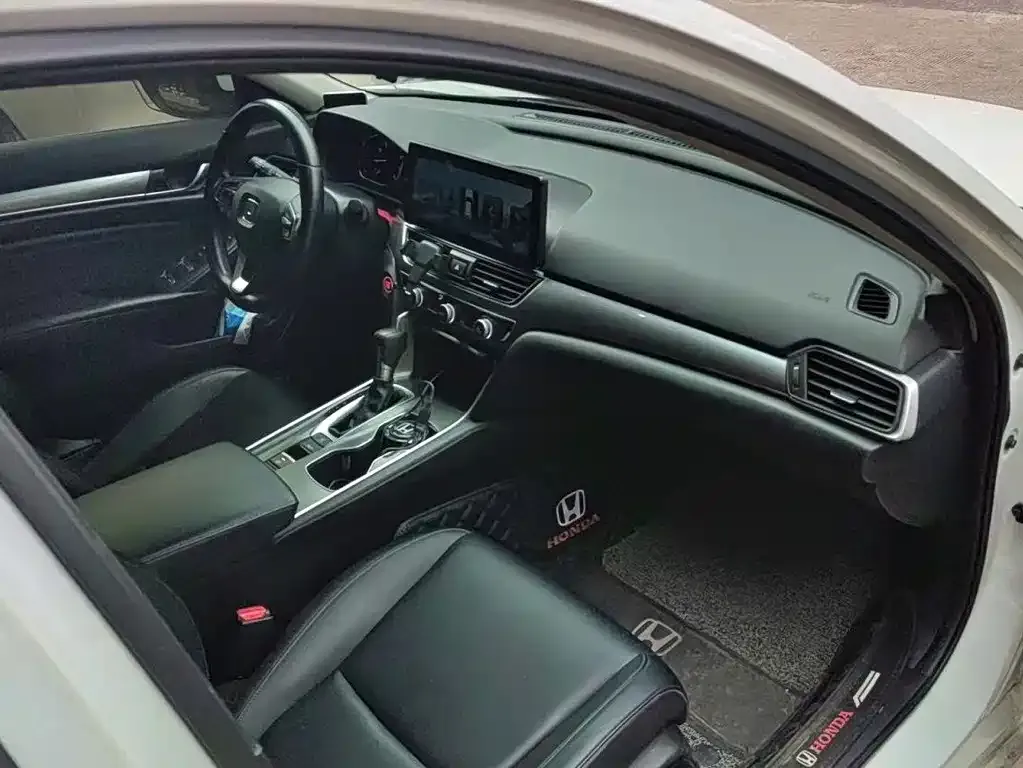 Honda Accord — фото 9