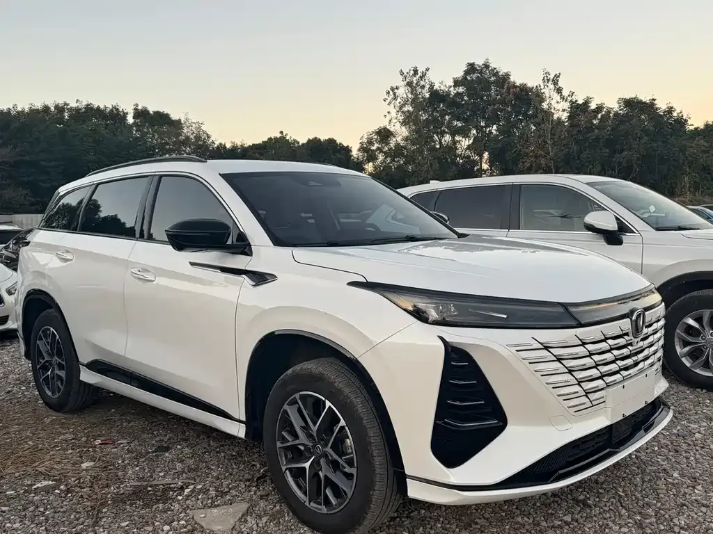 Changan CS75PLUS — фото 3