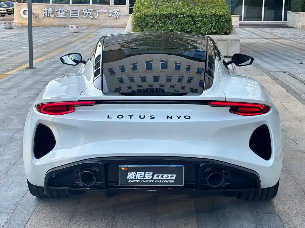 Lotus Emira — фото 9