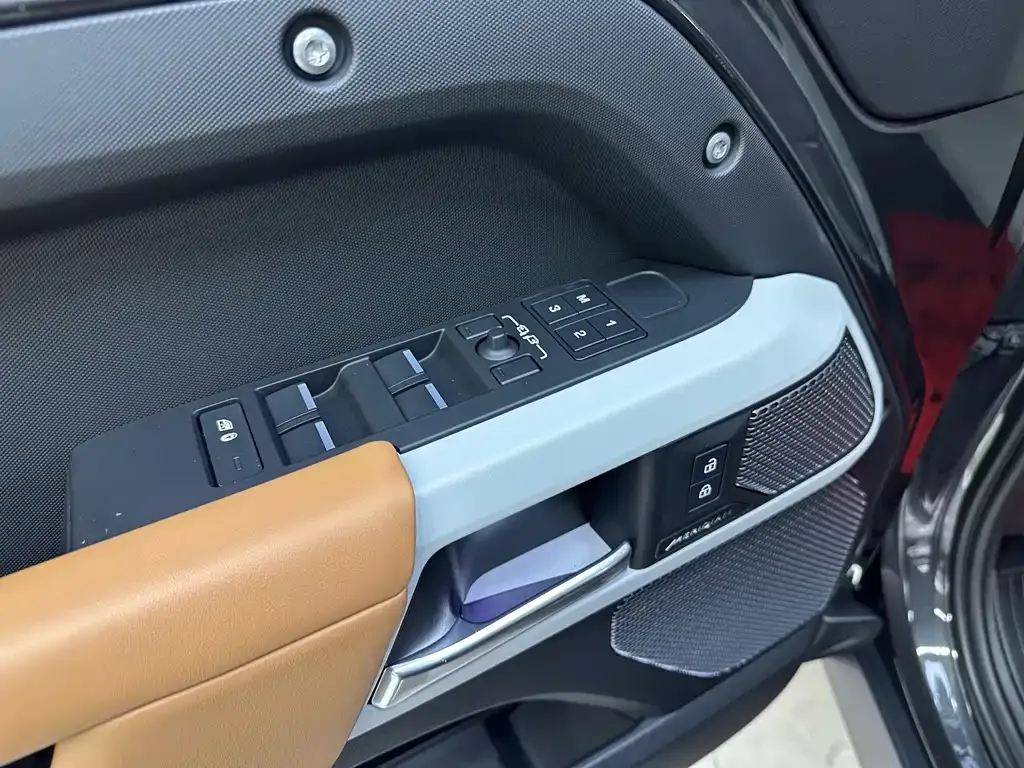 Land Rover Defender — фото 10