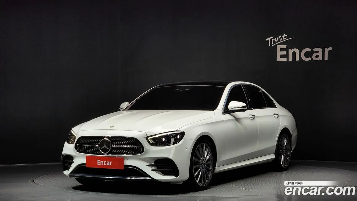 Mercedes-Benz E-Class — фото 1
