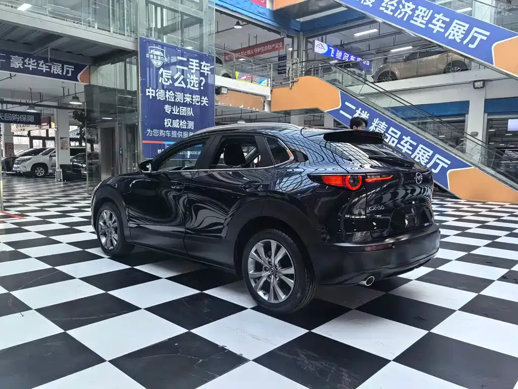Mazda CX-30 — фото 7